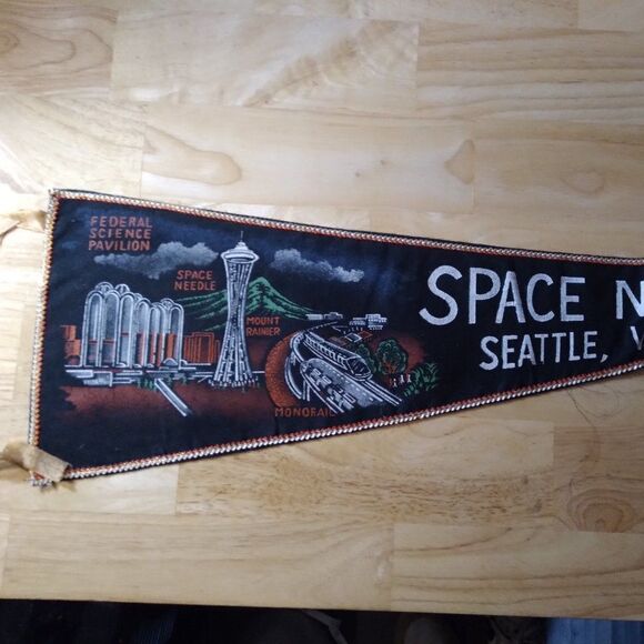 Vintage 70s Space Needle Seattle Washington State Pennant Flag Japan Felt - Picture 1 of 9